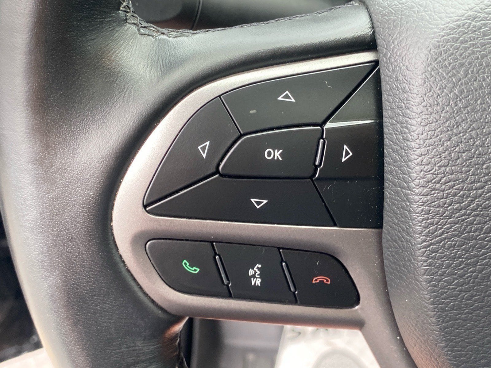Used 2021 Jeep Cherokee Limited AWD/4WD image 18