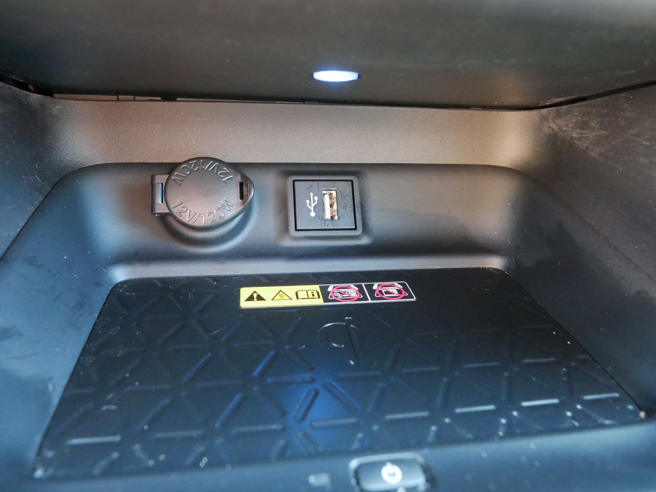 Used 2023 Toyota RAV4 XSE AWD/4WD image 33