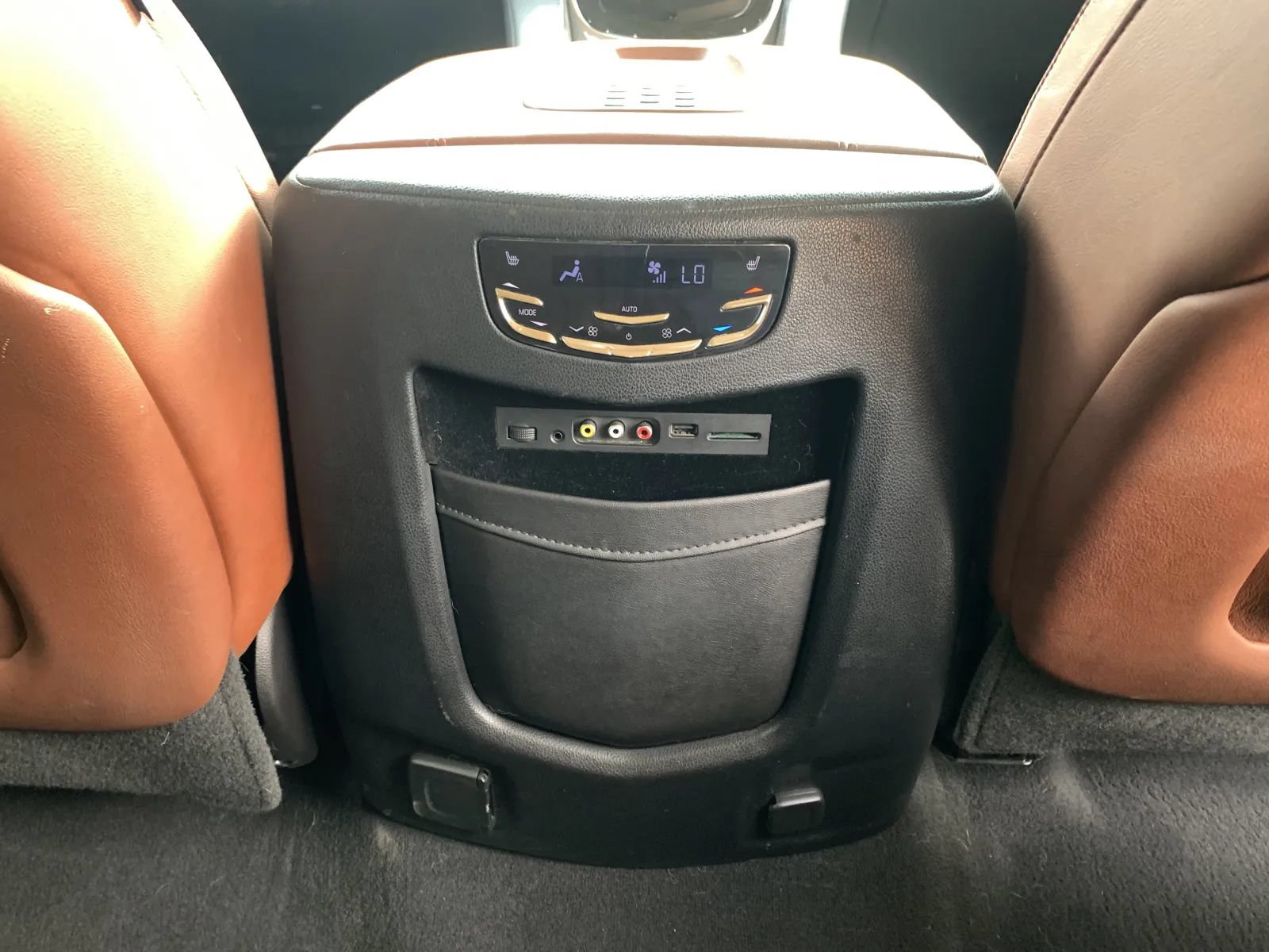 Used 2016 Cadillac Escalade Premium AWD/4WD image 35