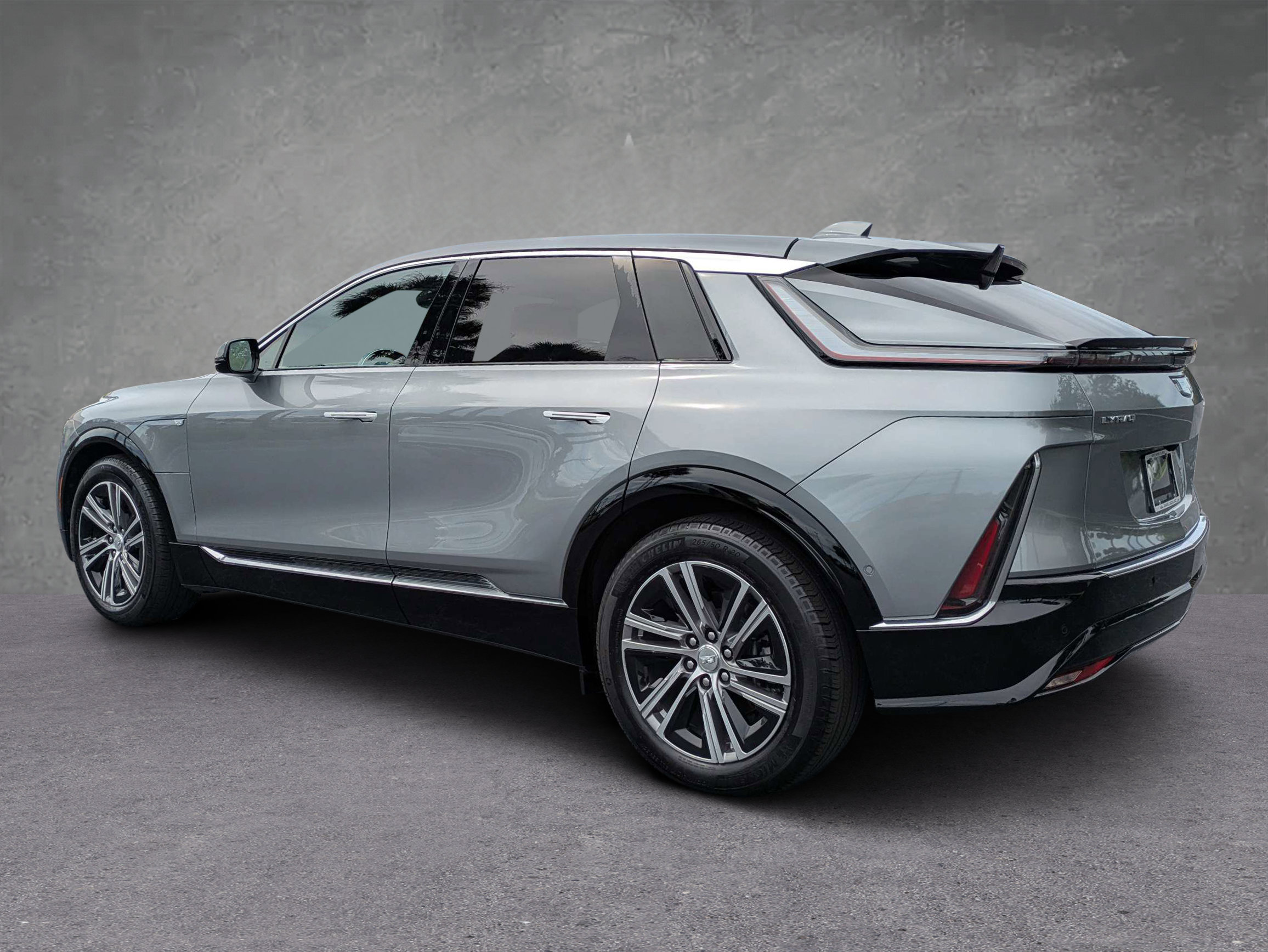 Certified 2024 Cadillac Lyriq Luxury RWD image 2