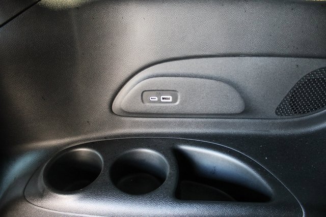 Used 2023 Chrysler Pacifica Limited w/ S Appearance Package image 44