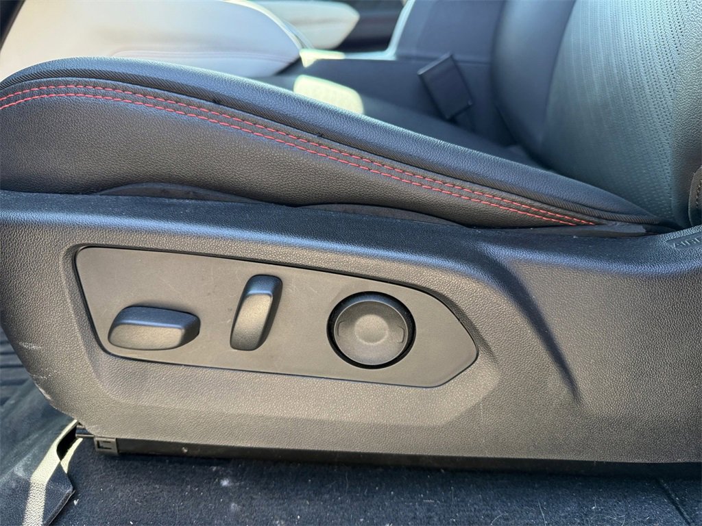 Used 2023 GMC Canyon AT4X image 13