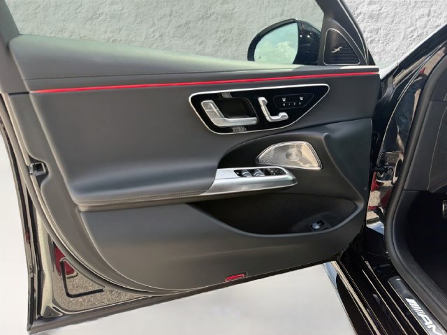 Used 2025 Mercedes-Benz E 53 AMG e 4MATIC Sedan image 21