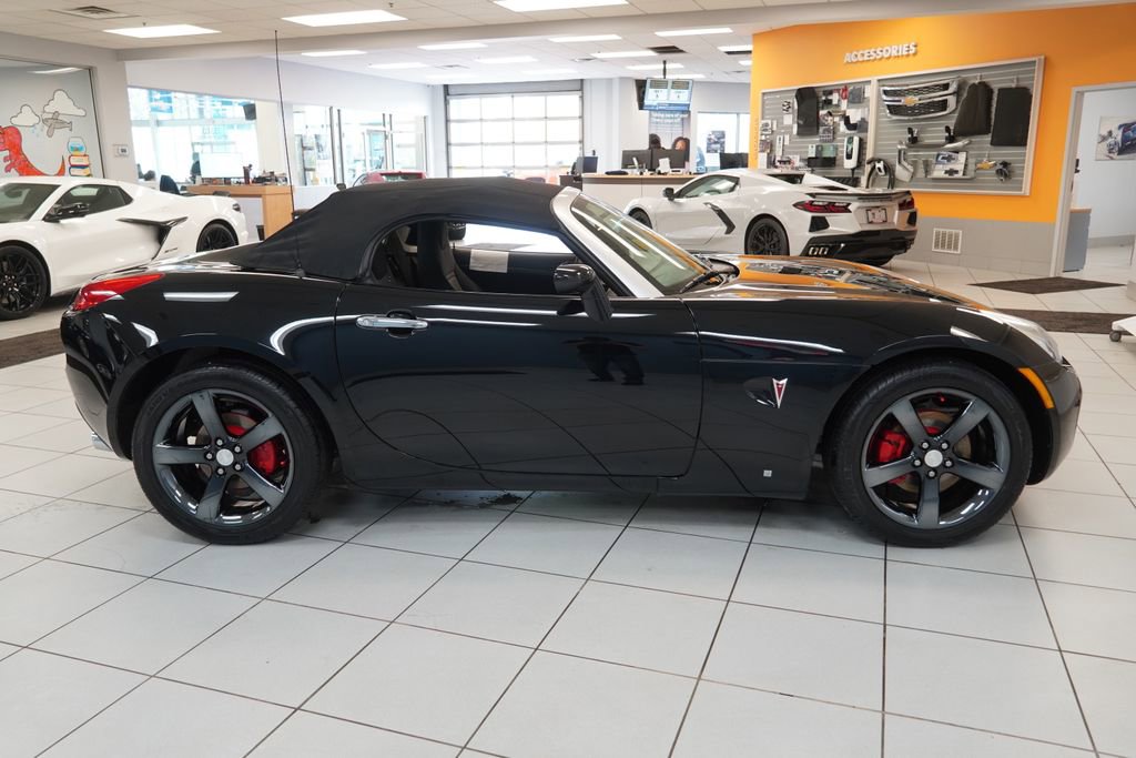 Used 2007 Pontiac Solstice Convertible RWD image 31