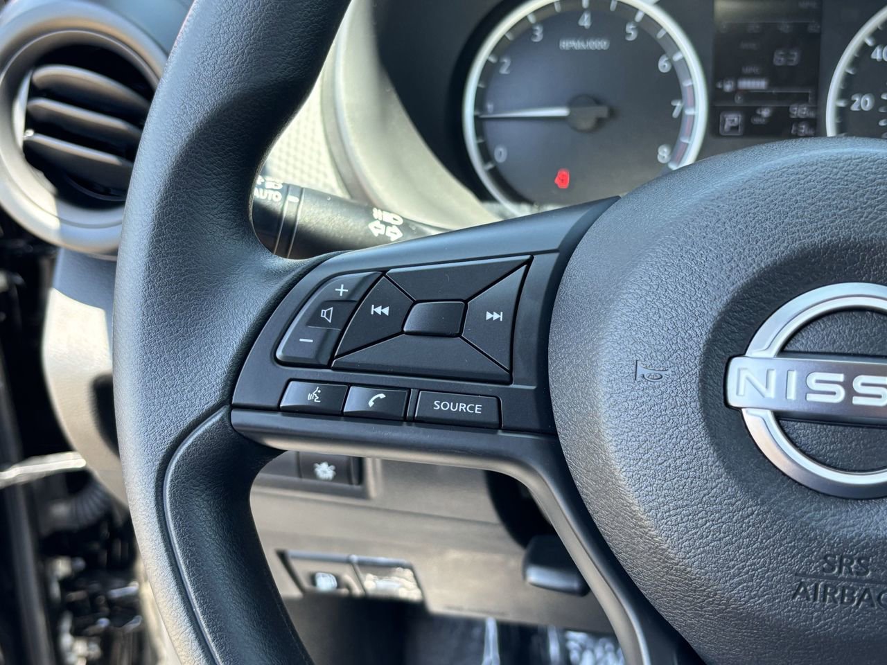 New 2025 Nissan Kicks Play S image 30