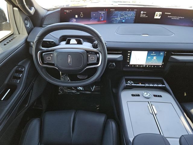 New 2025 Lincoln Navigator Reserve w/ Jet Appearance Package image 4