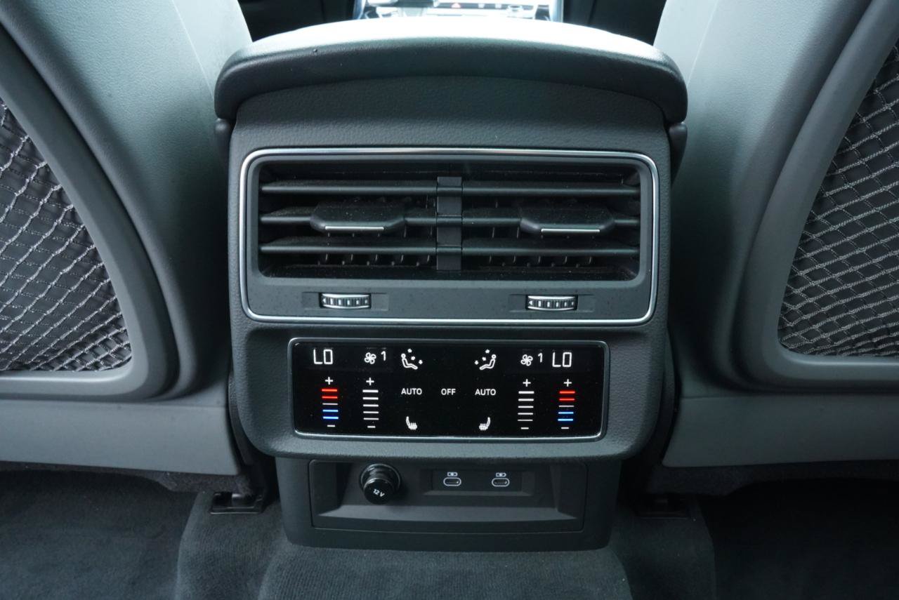 Used 2025 Audi SQ7 Premium Plus AWD/4WD image 48