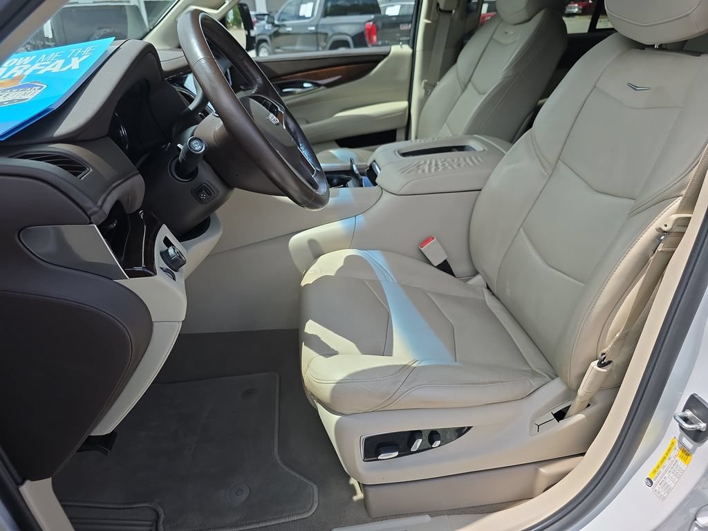 Used 2017 Cadillac Escalade 2WD image 11