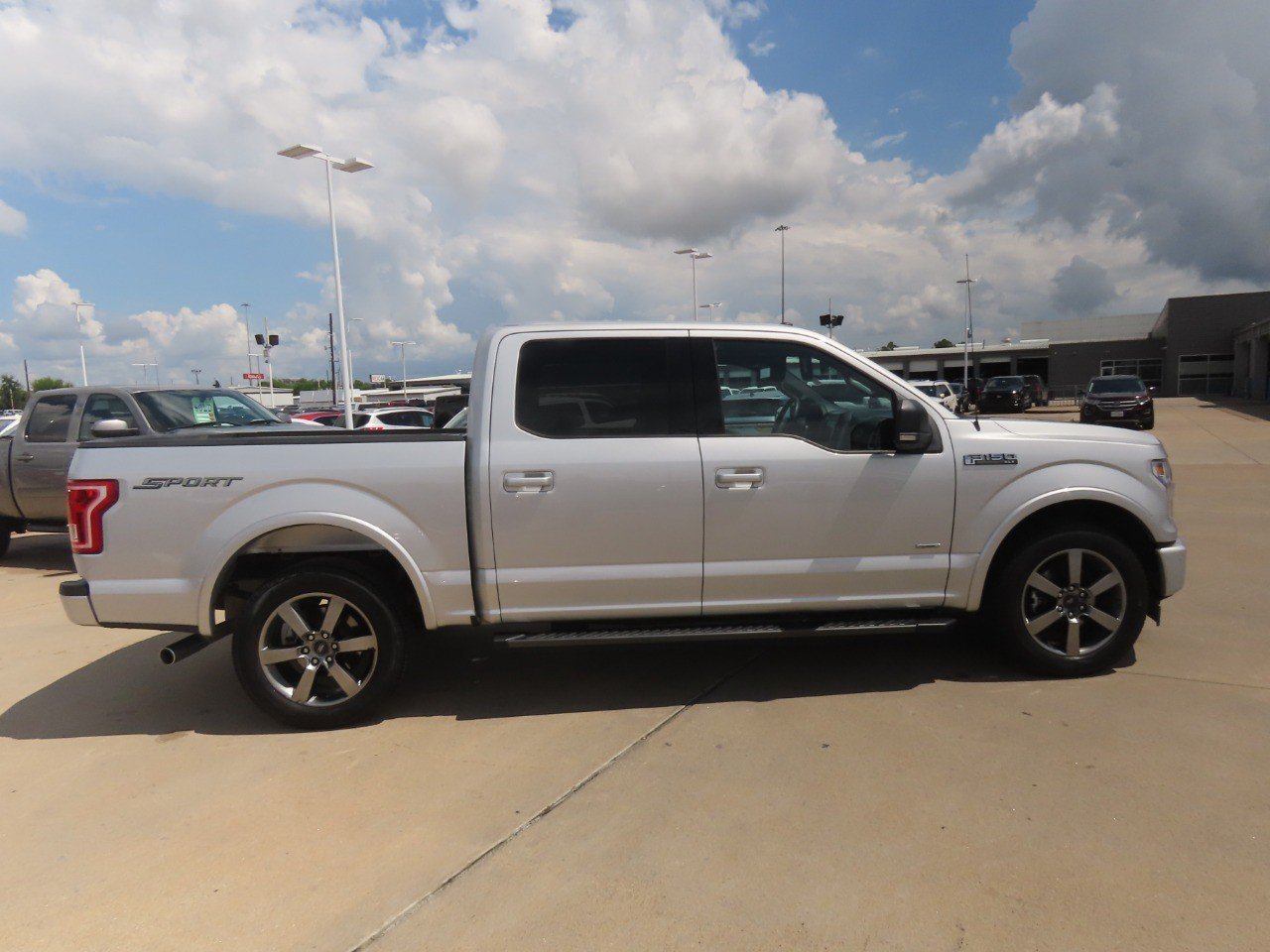 Used 2017 Ford F150 XLT w/ Equipment Group 302A Luxury RWD image 10