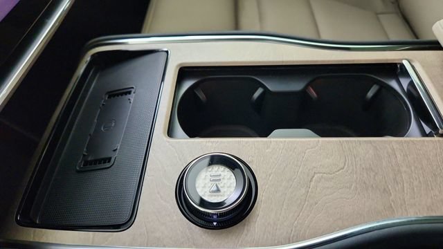 New 2026 Volvo EX90 Plus AWD/4WD image 17