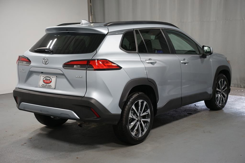 Used 2024 Toyota Corolla Cross XLE image 8
