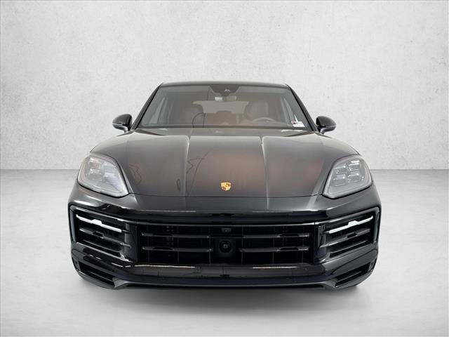 Used 2025 Porsche Cayenne Coupe AWD/4WD image 6