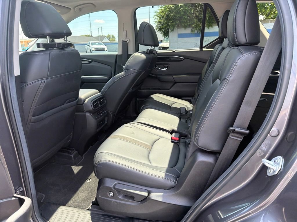 Certified 2025 Honda Pilot Touring image 19