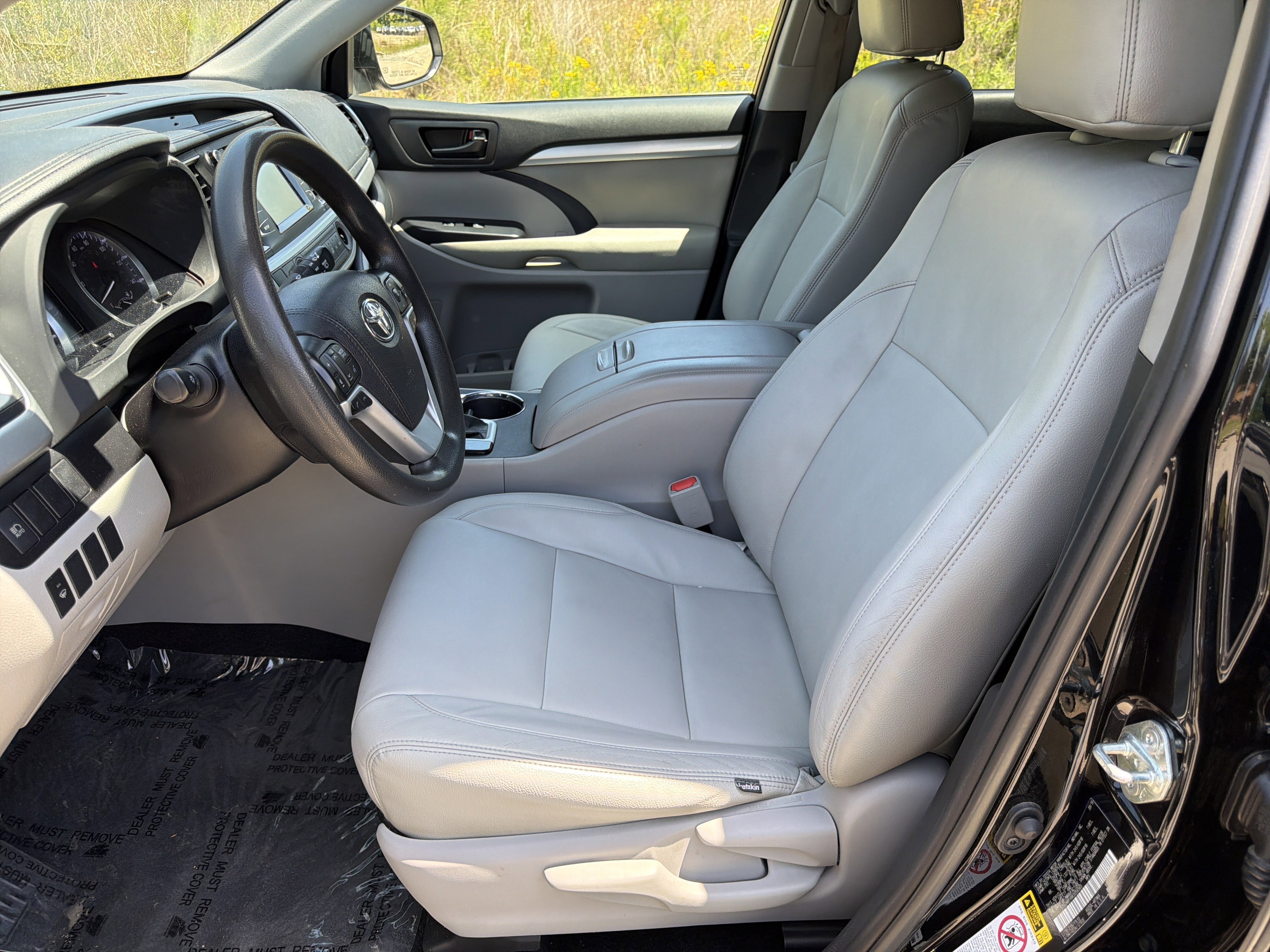 Used 2019 Toyota Highlander LE FWD image 9