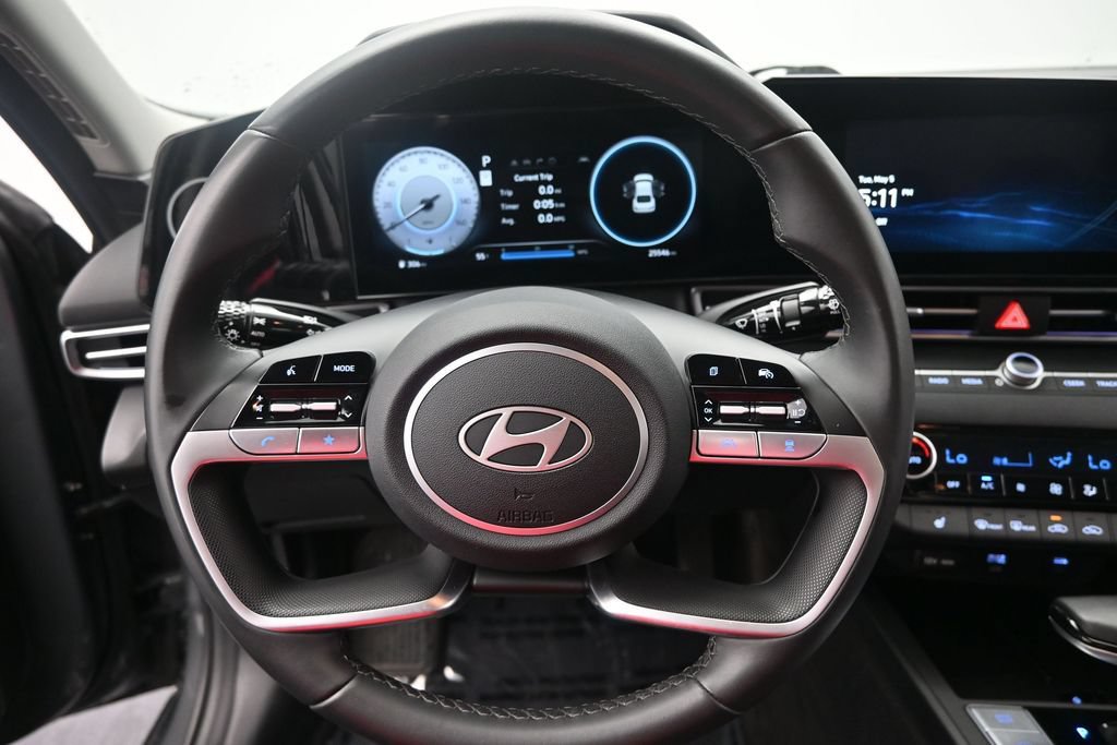 Used 2025 Hyundai Elantra SEL FWD image 20