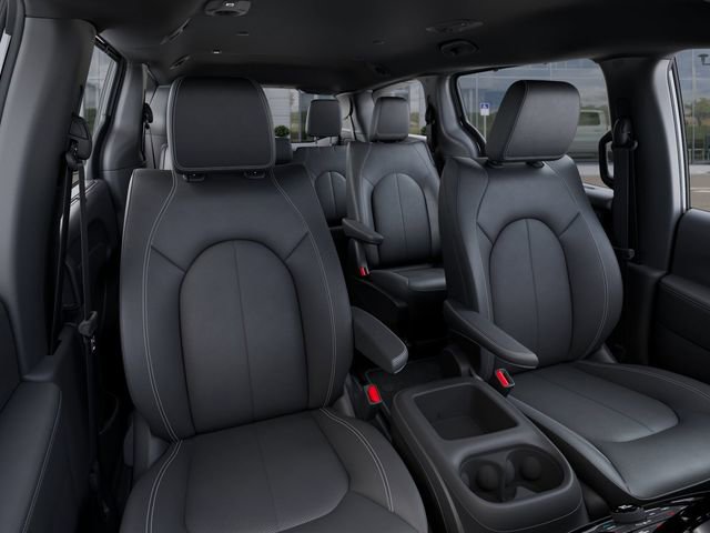 New 2025 Chrysler Voyager LX image 20