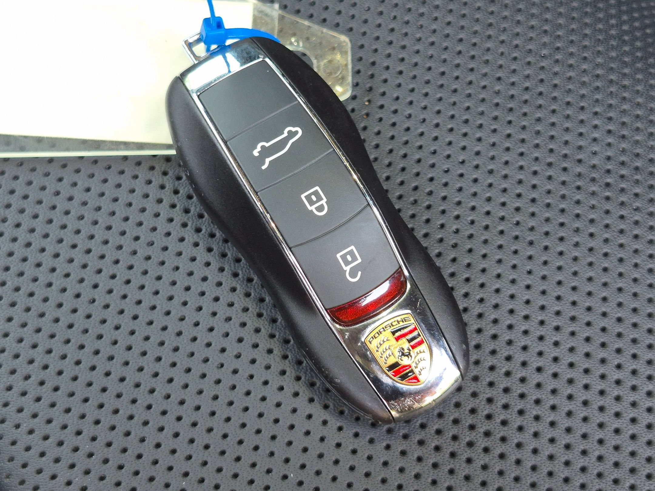 Certified 2026 Porsche Macan AWD/4WD image 39