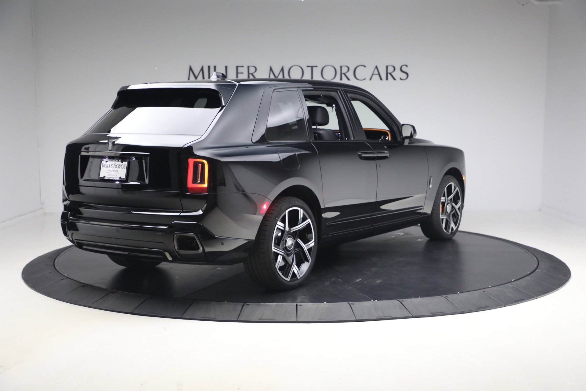 Certified 2026 Rolls-Royce Cullinan Black Badge image 2