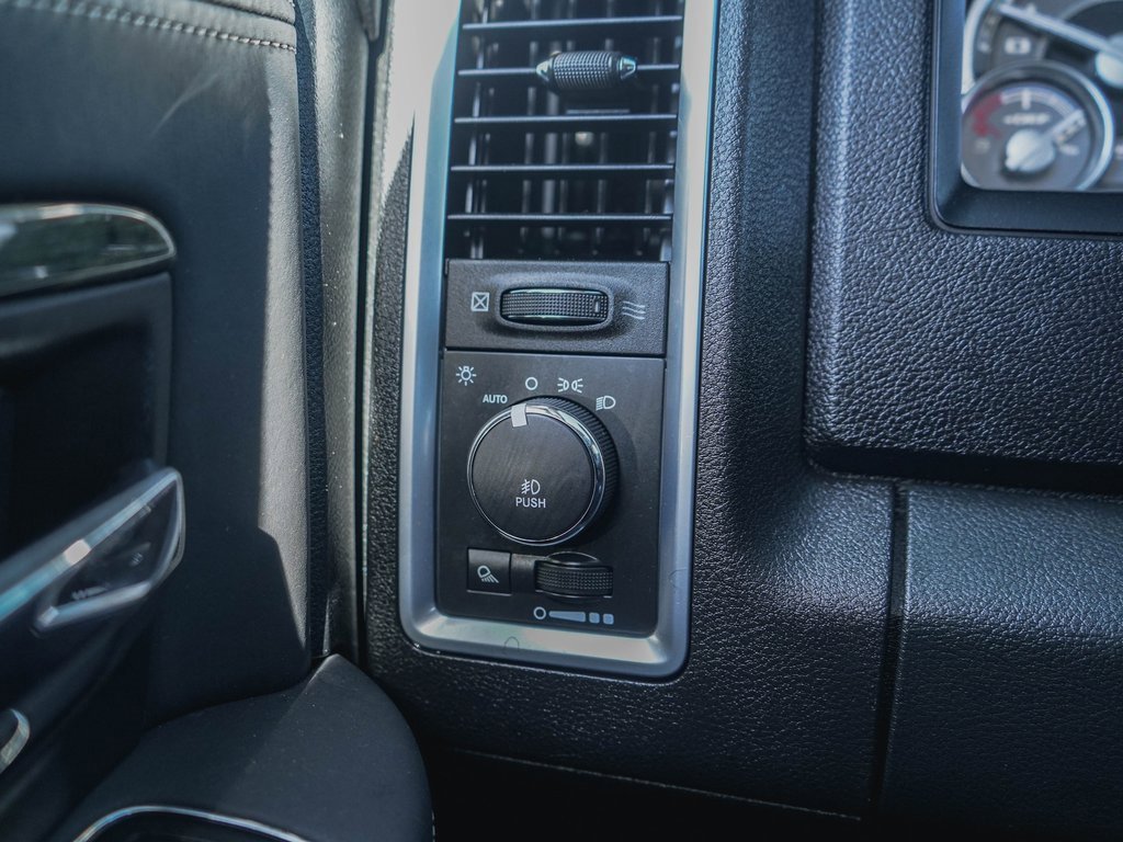 Used 2015 RAM 3500 Laramie Longhorn image 16