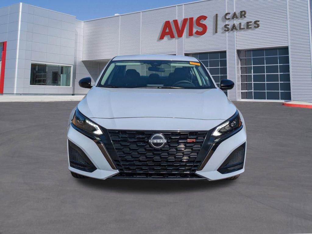 Used 2025 Nissan Altima 2.5 SR image 2