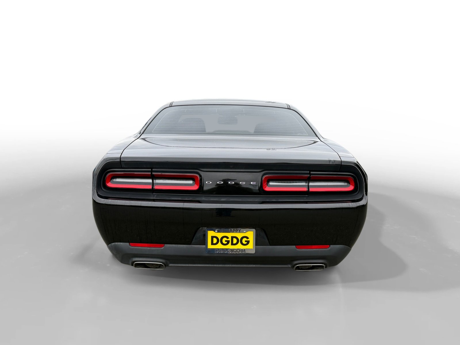 Used 2016 Dodge Challenger SXT RWD image 4