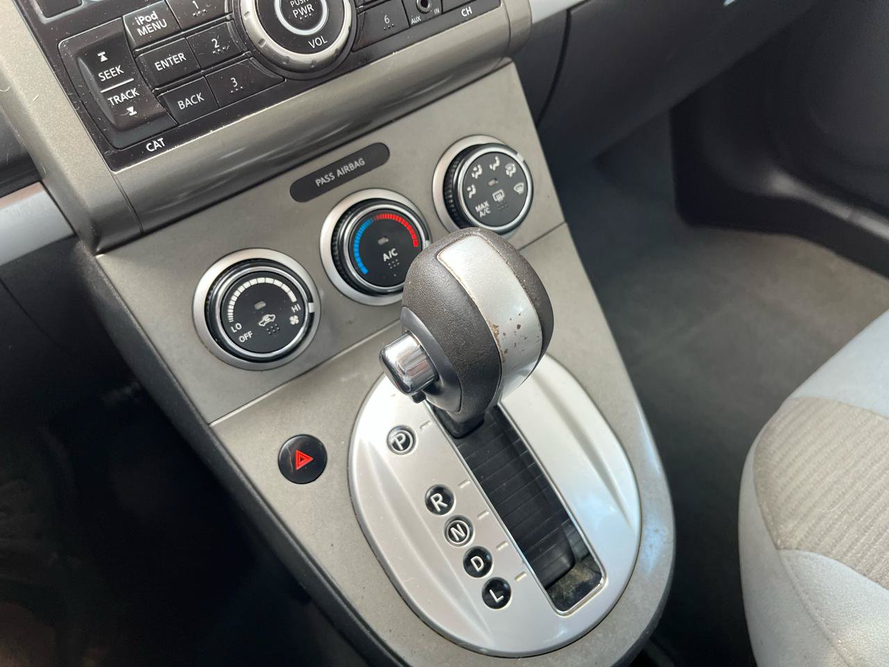 Used 2012 Nissan Sentra 2.0 SR w/ Moonroof Pkg FWD image 19