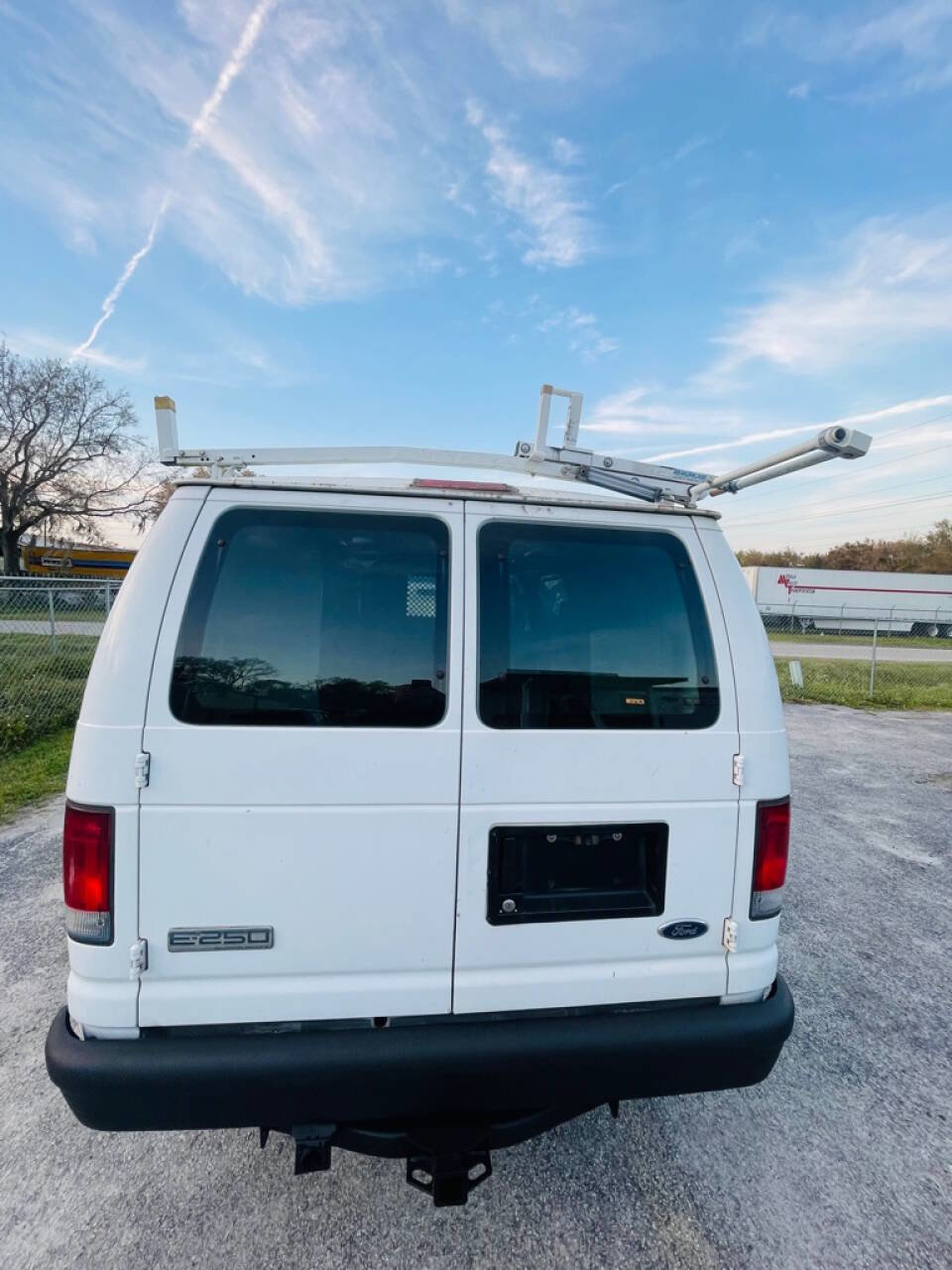 Used 2008 Ford E-250 and Econoline 250 image 9