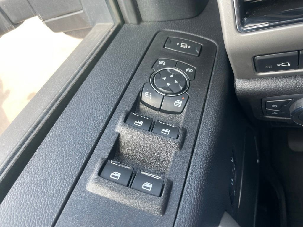 Used 2021 Ford F350 Lariat w/ Tremor Off-Road Package AWD/4WD image 25