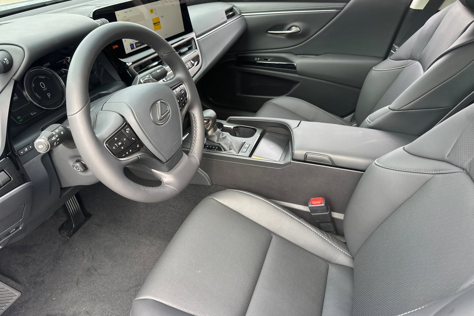 New 2025 Lexus ES 300h w/ Premium Package image 10