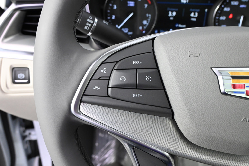 New 2026 Cadillac XT5 Premium Luxury w/ LPO, Floor Liner Package AWD/4WD image 32