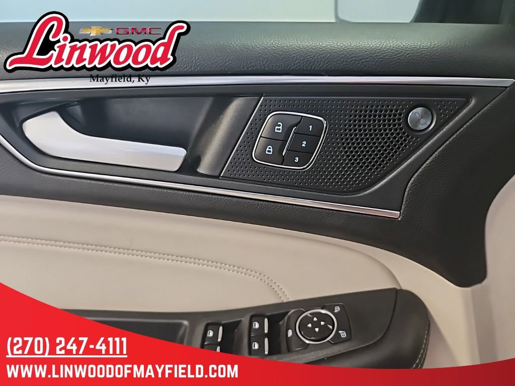 Used 2021 Ford Edge Titanium AWD/4WD image 16