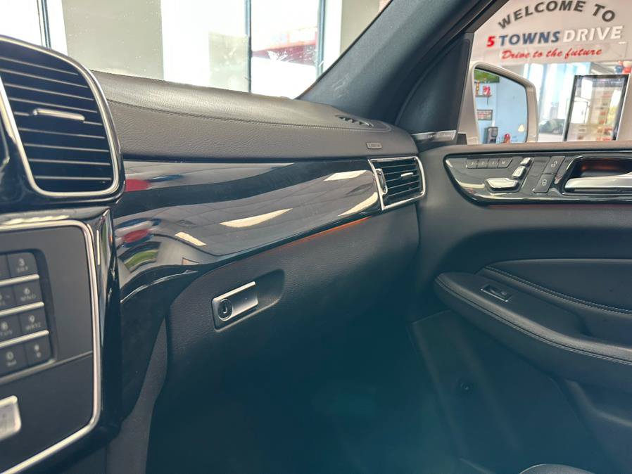 Used 2017 Mercedes-Benz GLS 450 4MATIC image 48