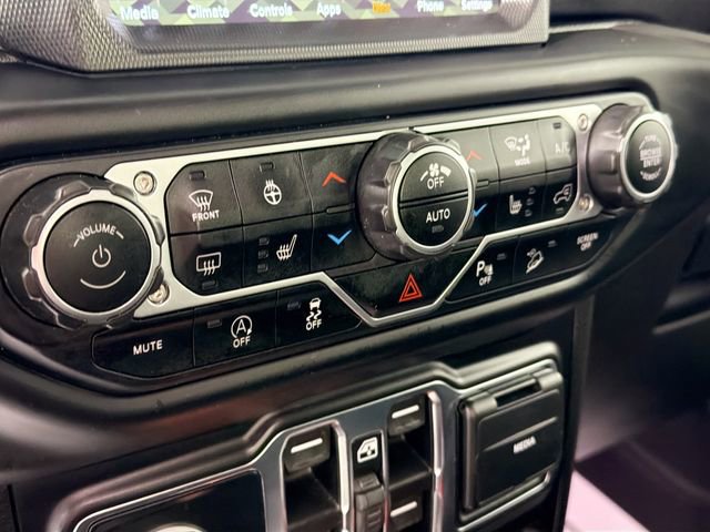 Used 2021 Jeep Wrangler Unlimited Sahara AWD/4WD image 16