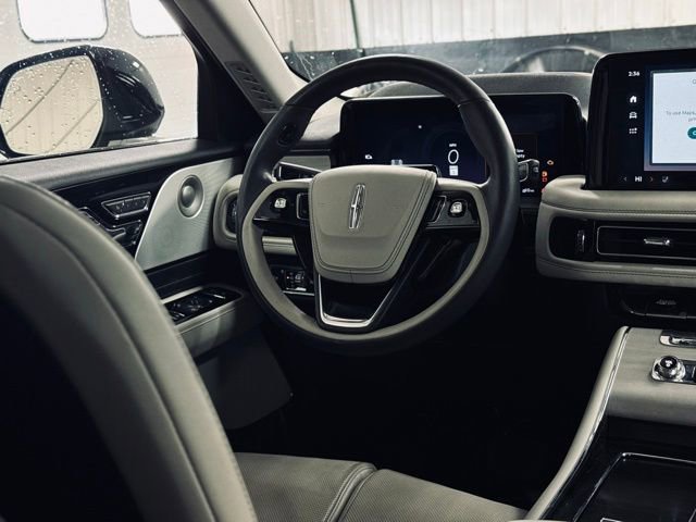 Used 2025 Lincoln Aviator Reserve w/ Equipment Group 201A image 28