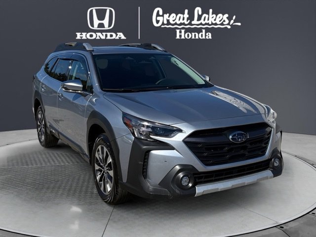 Used 2025 Subaru Outback Touring AWD/4WD image 1