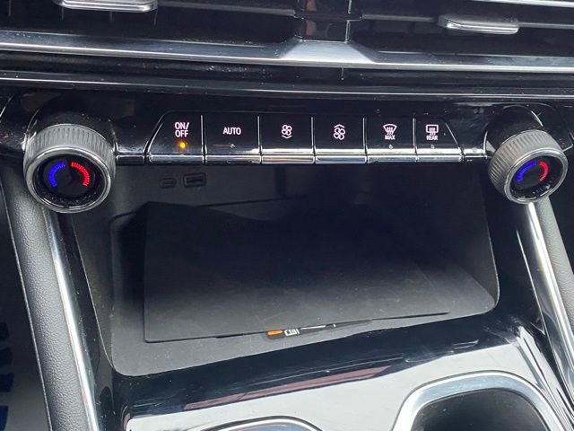 Used 2024 Chevrolet Traverse Z71 image 22