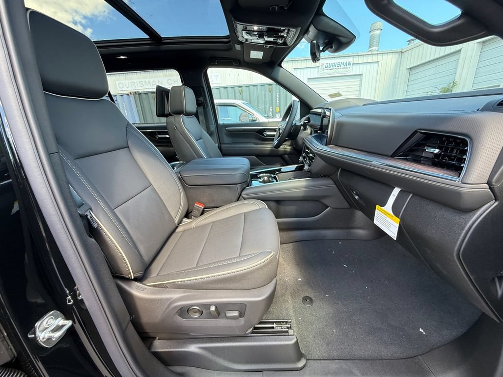 New 2026 Chevrolet Suburban Premier AWD/4WD image 31