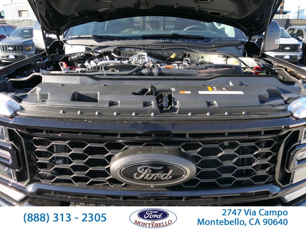 New 2026 Ford F250 Lariat w/ Black Appearance Package image 31