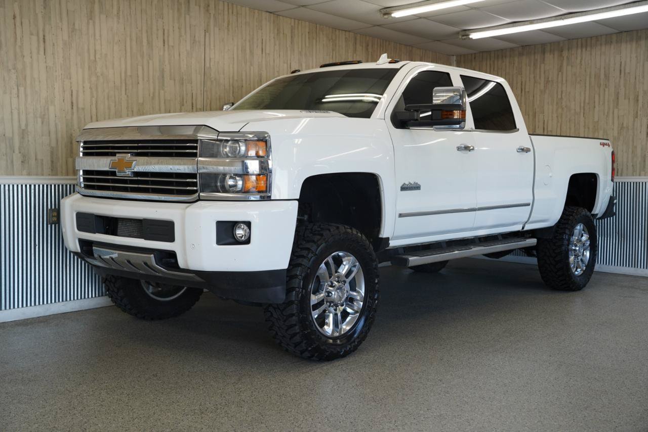 Used 2015 Chevrolet Silverado 2500 High Country w/ Duramax Plus Package AWD/4WD image 4