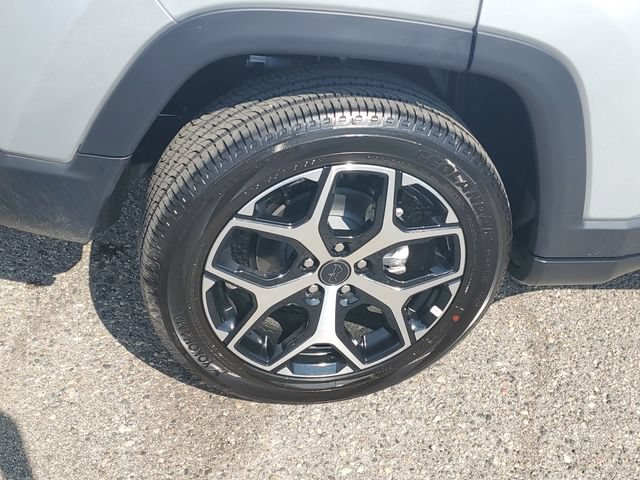New 2026 Jeep Compass Limited w/ Sun, Sound & Navigation Group AWD/4WD image 5