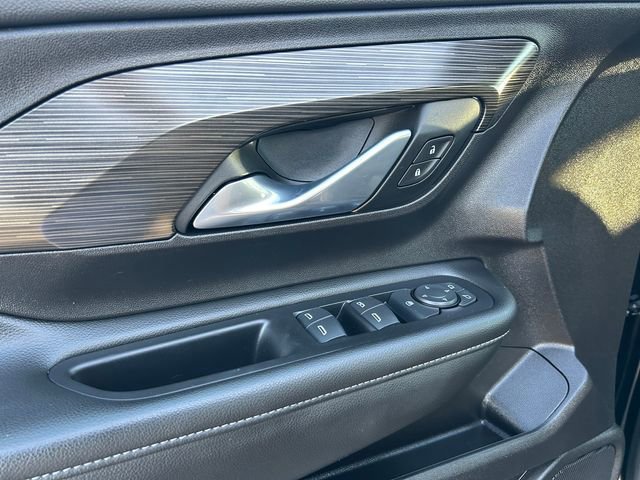 Used 2024 GMC Terrain SLE image 19