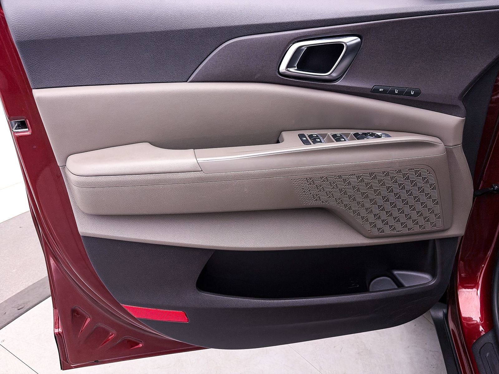 Certified 2025 Kia Carnival EX image 16