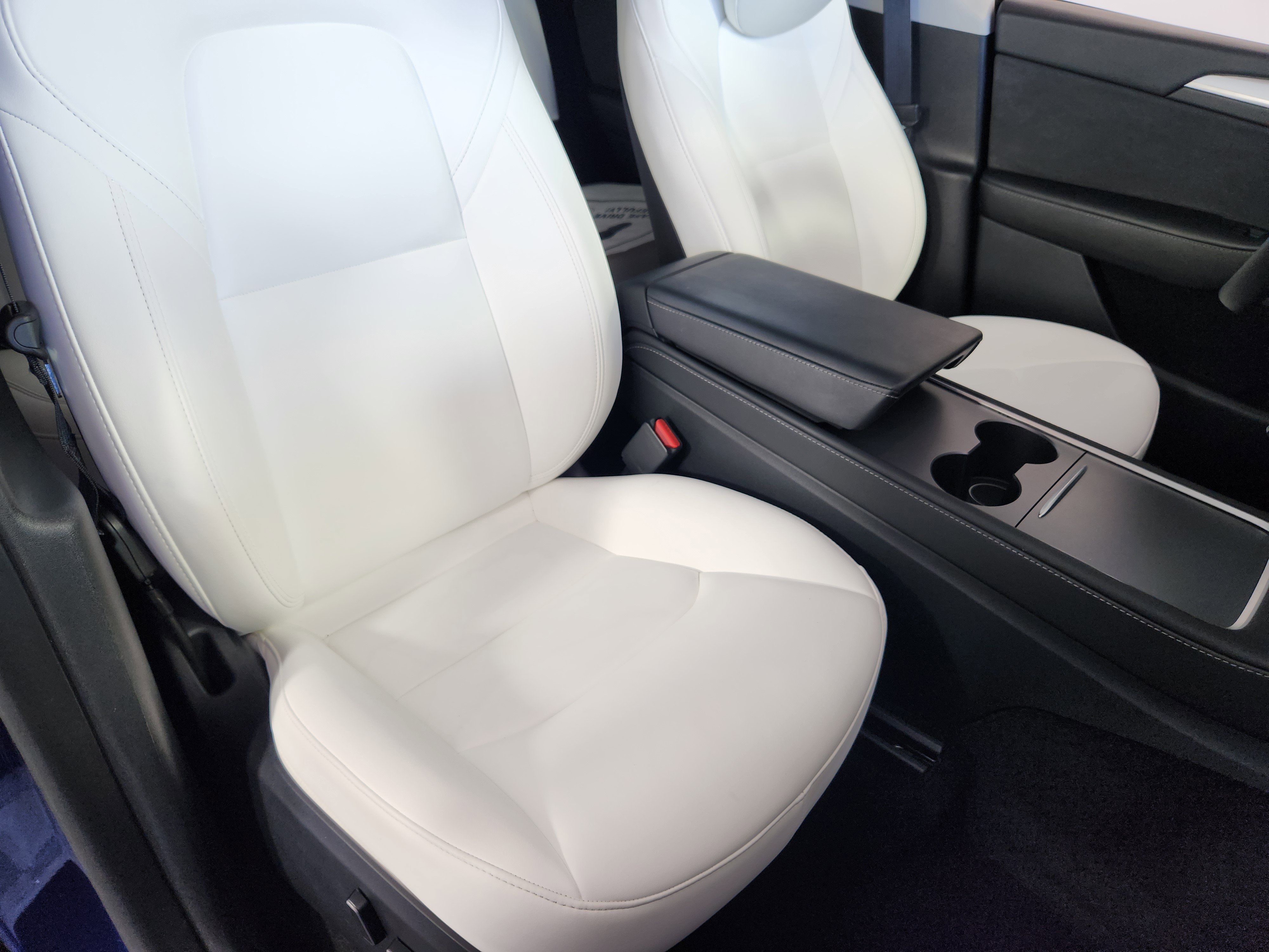 Used 2023 Tesla Model Y AWD image 11