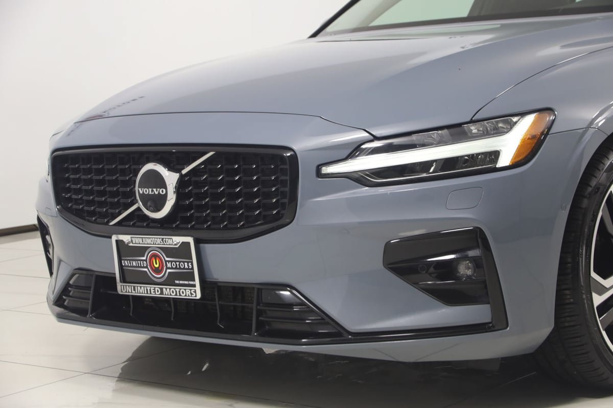 Used 2023 Volvo S60 B5 Plus AWD/4WD image 51