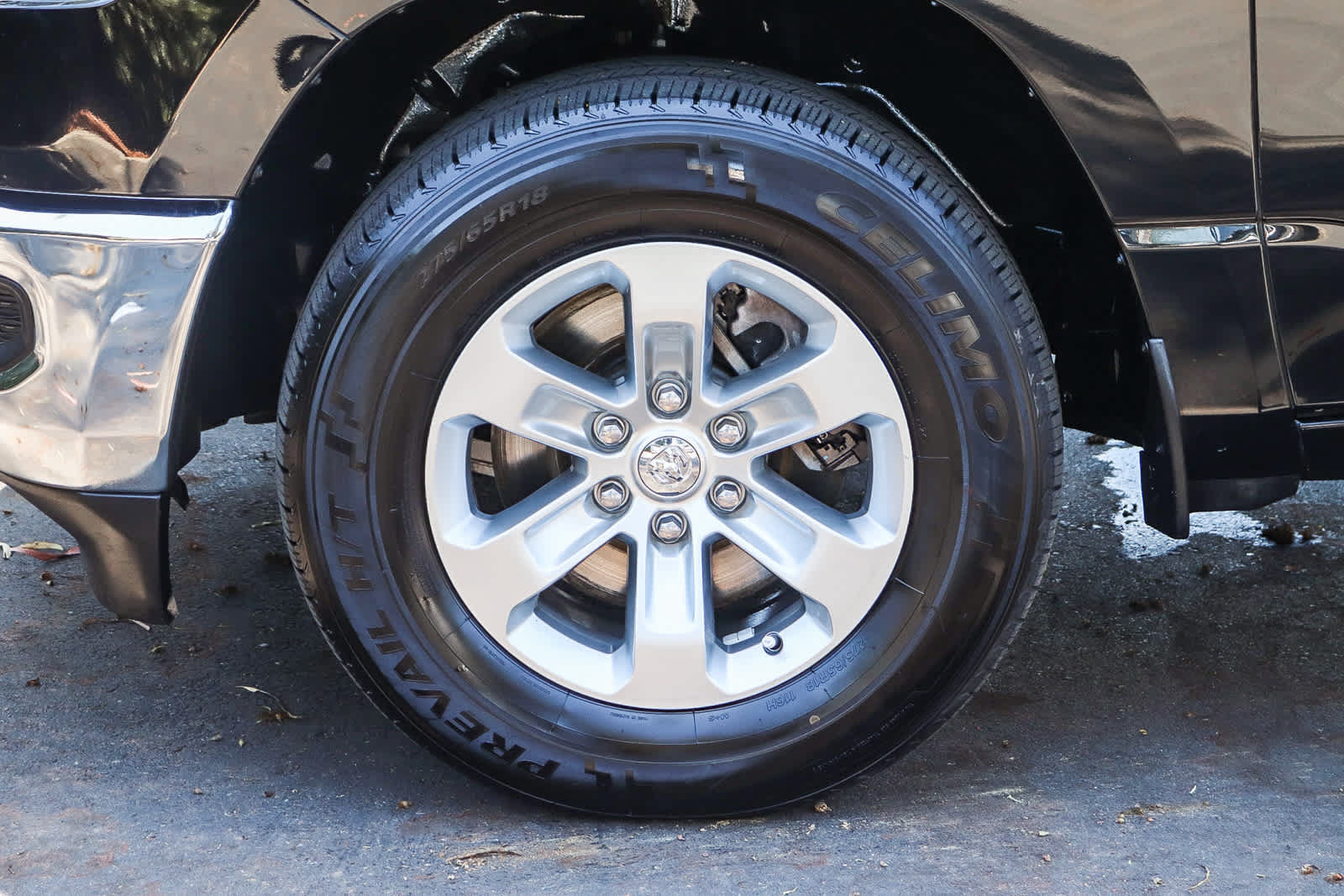 Used 2024 RAM 1500 Laramie AWD/4WD image 12