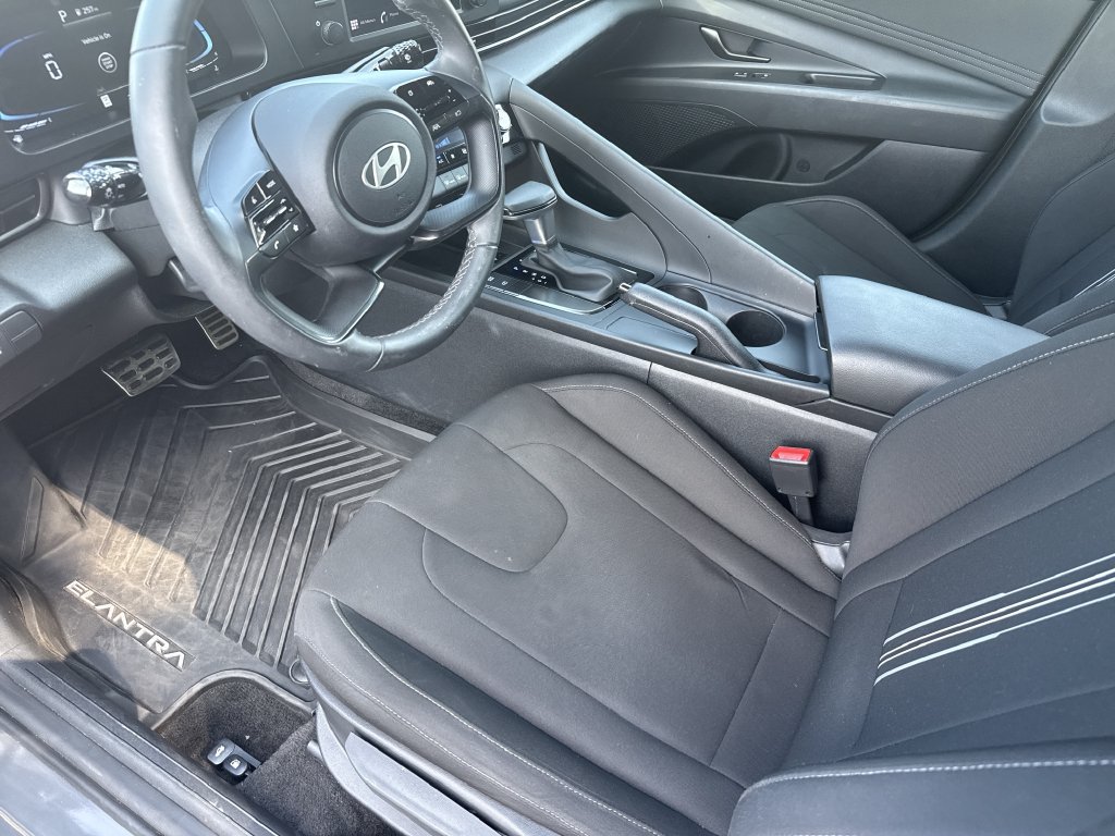 Certified 2025 Hyundai Elantra Sport FWD image 11