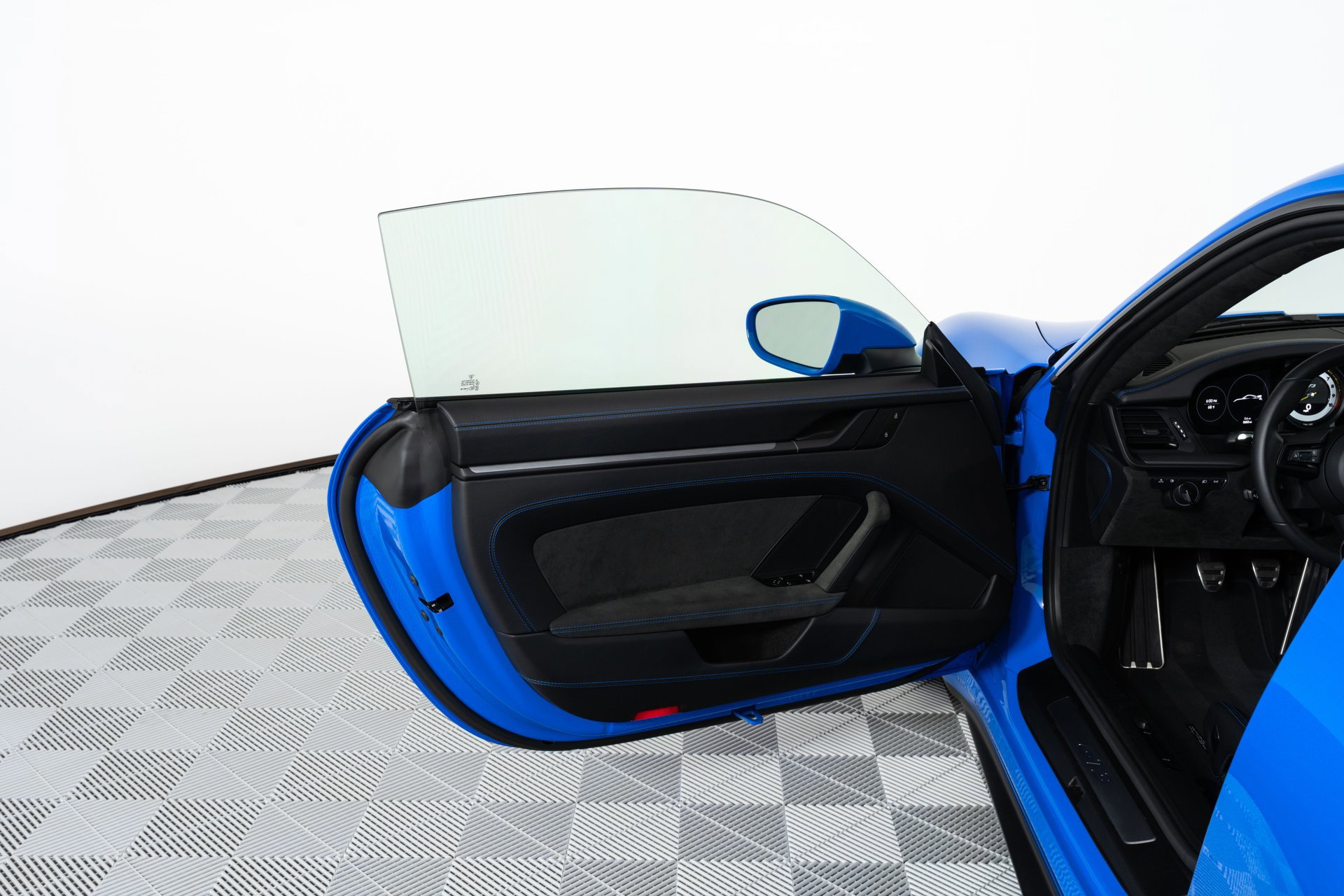 Used 2022 Porsche 911 GT3 image 9