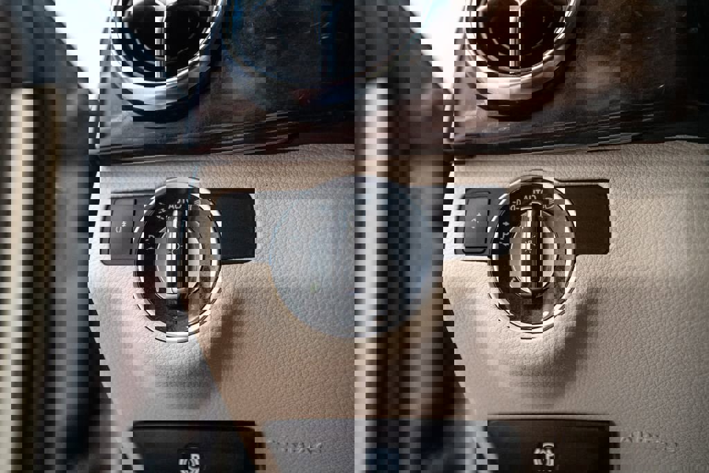 Used 2014 Mercedes-Benz GLK 250 BlueTEC 4MATIC image 23