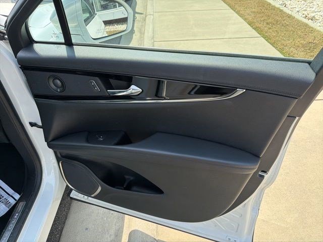 Certified 2022 Lincoln Nautilus Reserve w/ Luxury Package image 27