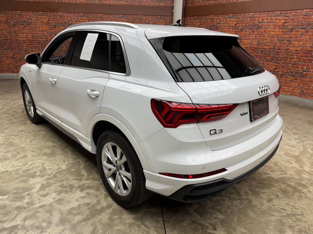 Used 2025 Audi Q3 2.0T Premium AWD/4WD image 2